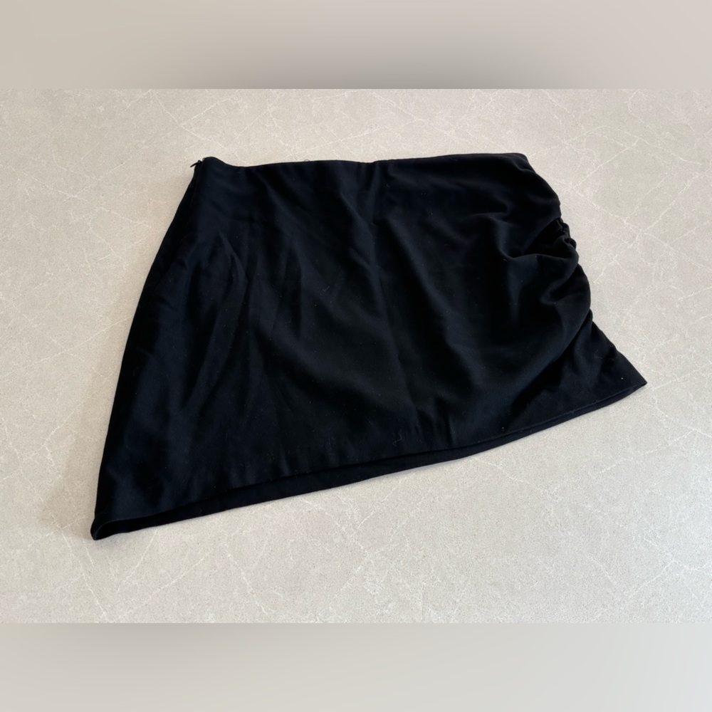 Zara Asymmetrical Black Mini Skirt Scrunch Side Sz. Large